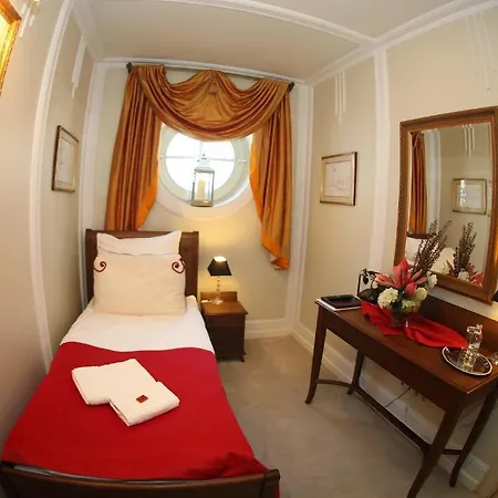 Bed & Breakfast Secesja 4*