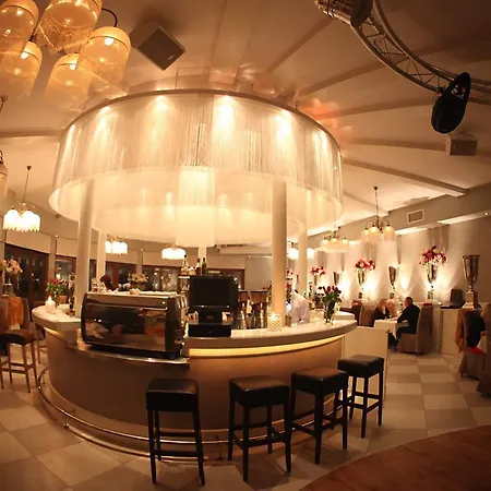 Bed & Breakfast Secesja 4*